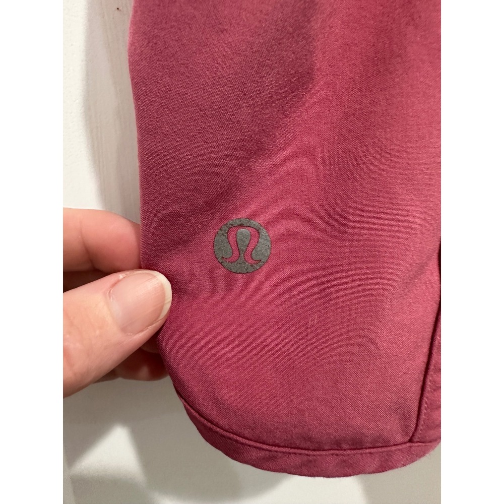 Lululemon Track V That Mid-Rise Lined Short 5 Pink Mauve Size 6 Running Shorts - Picture 2 of 6